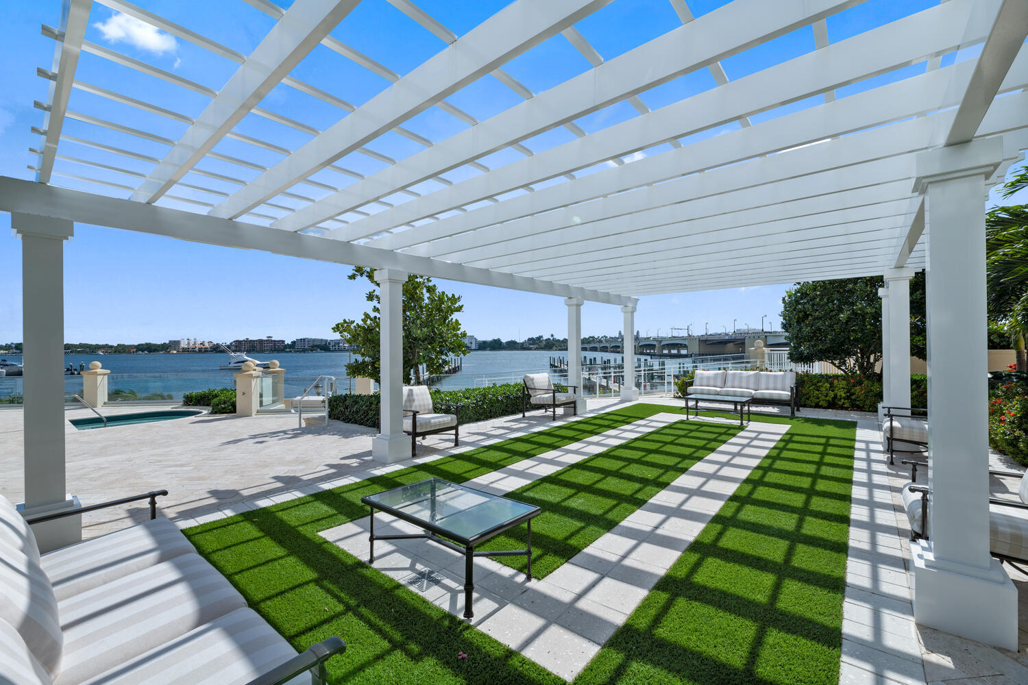 ONE WATERMARK PLACE OF THE PALM BEACHES - Residential