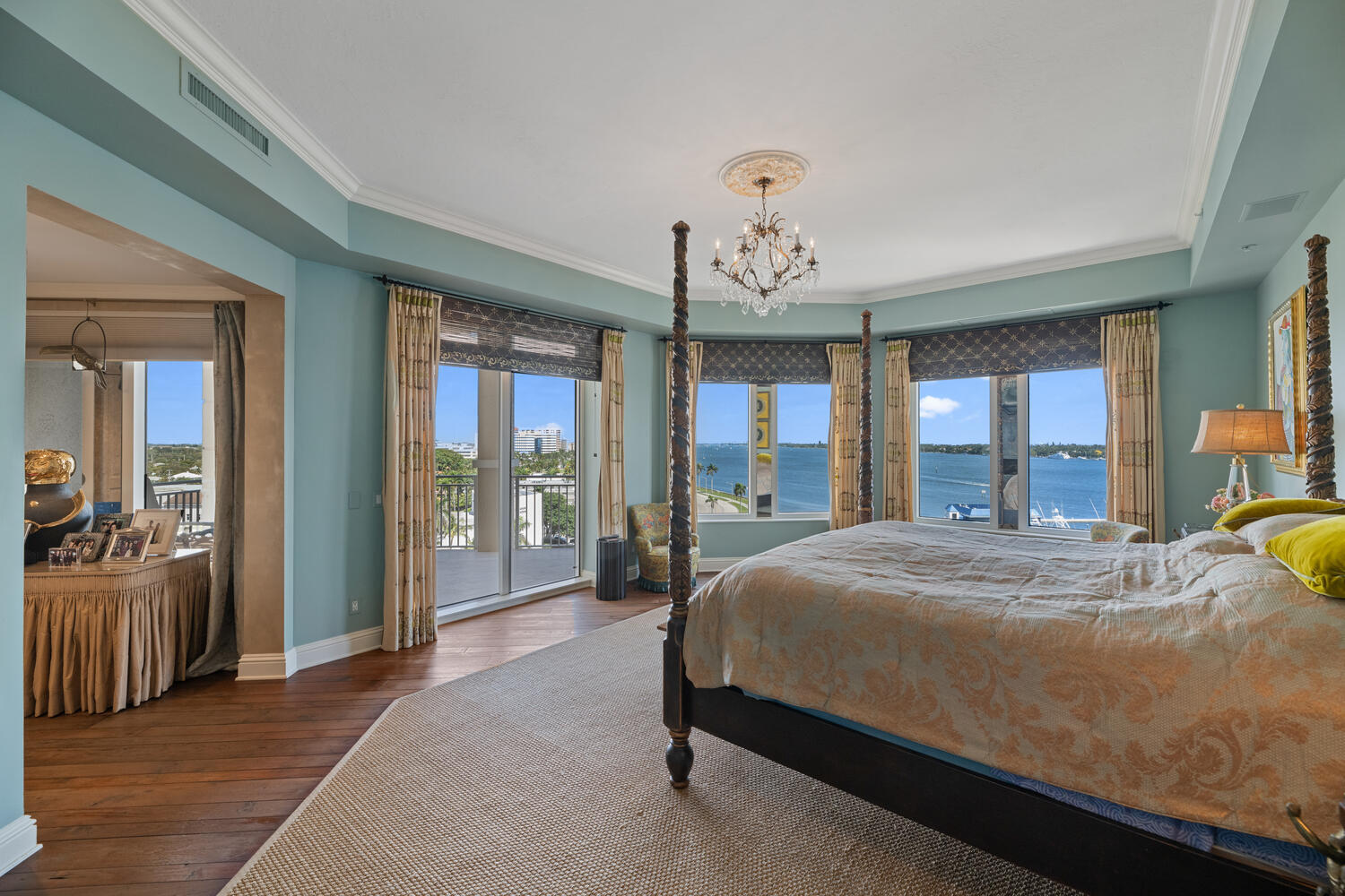 ONE WATERMARK PLACE OF THE PALM BEACHES - Residential