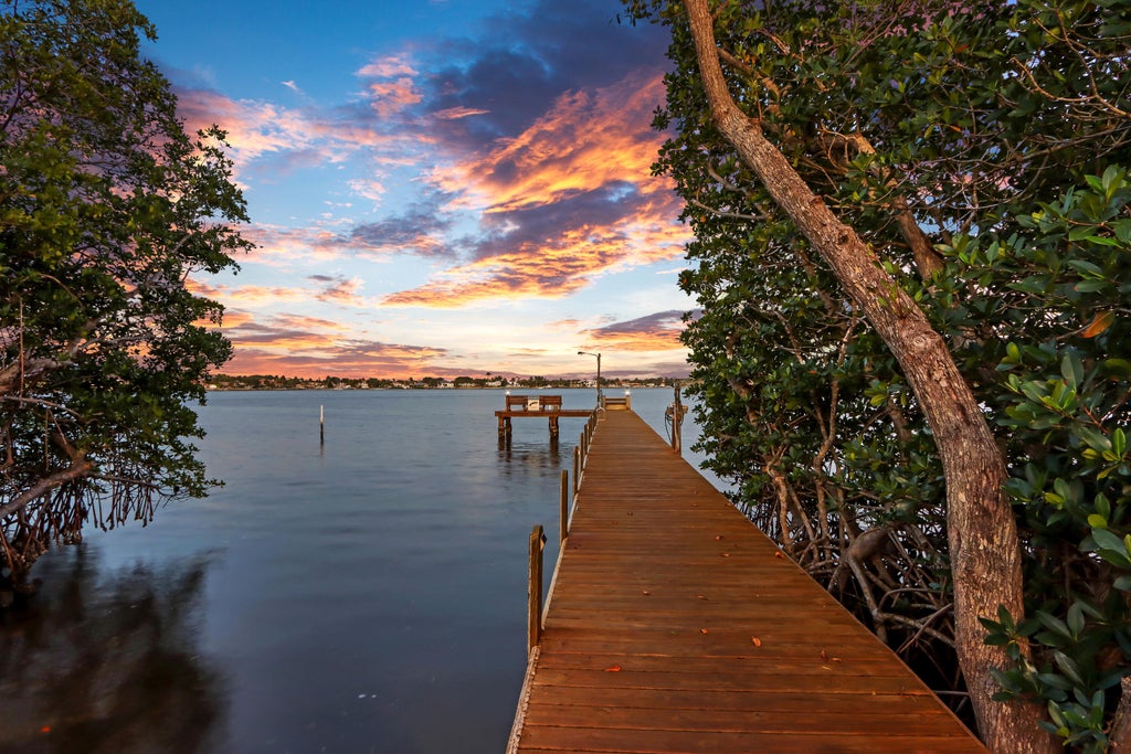 Photo of 18801 Falcon Way, Jupiter, FL 33458 (MLS # R11054969)