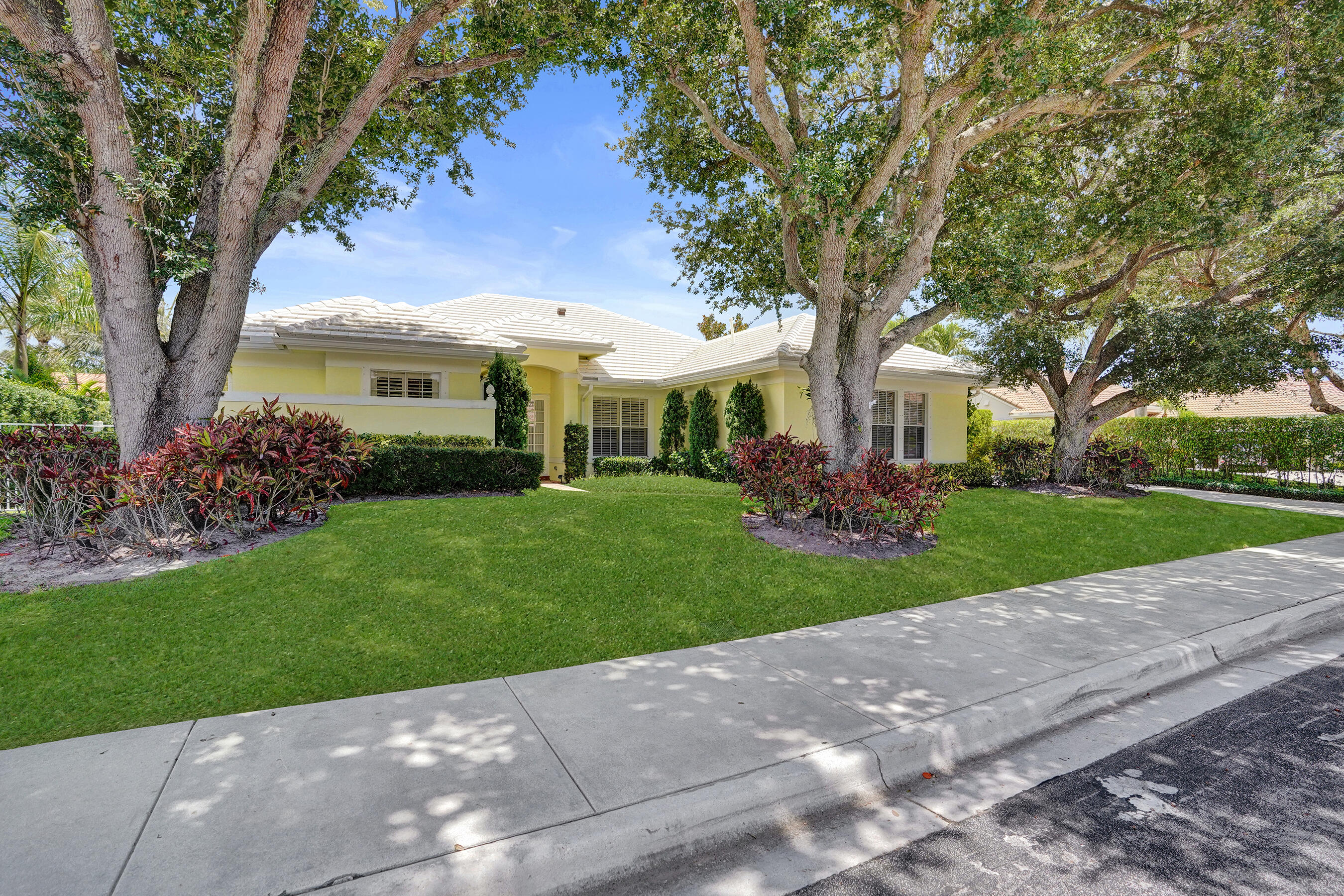 2760 Tecumseh Drive
