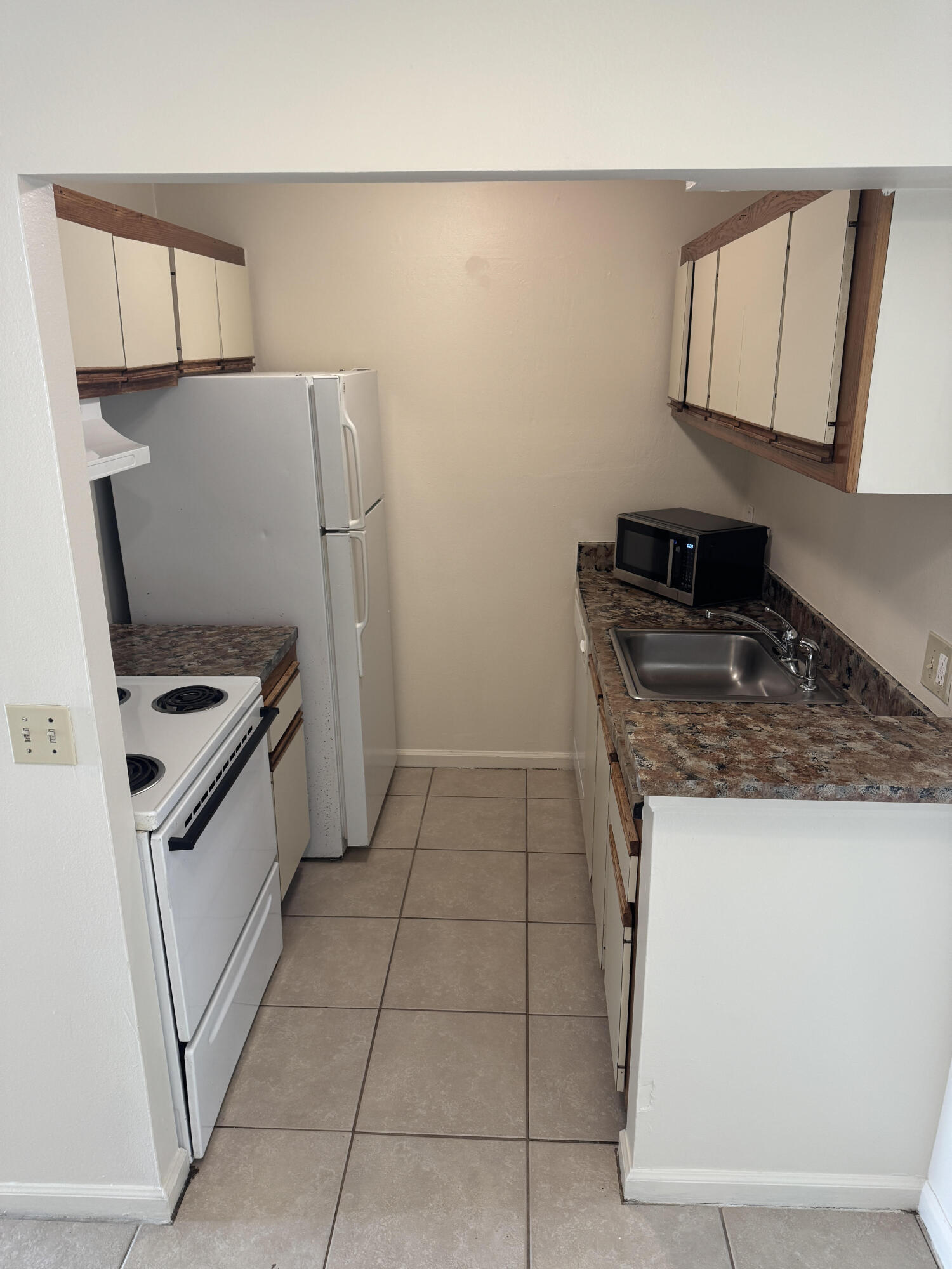 CROSS CREEK CONDO - Residential Lease