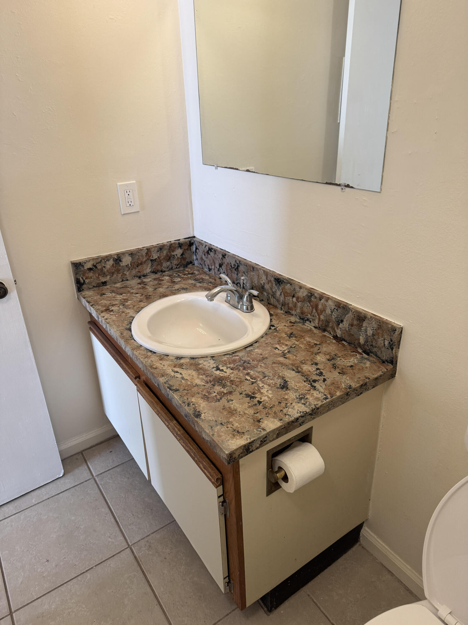 1500 N Congress Avenue B54