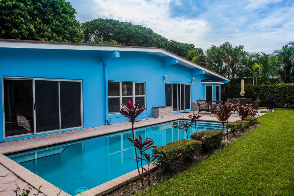 Photo of 181 Beacon Lane, Jupiter Inlet Colony, FL 33469 (MLS # R10976755)