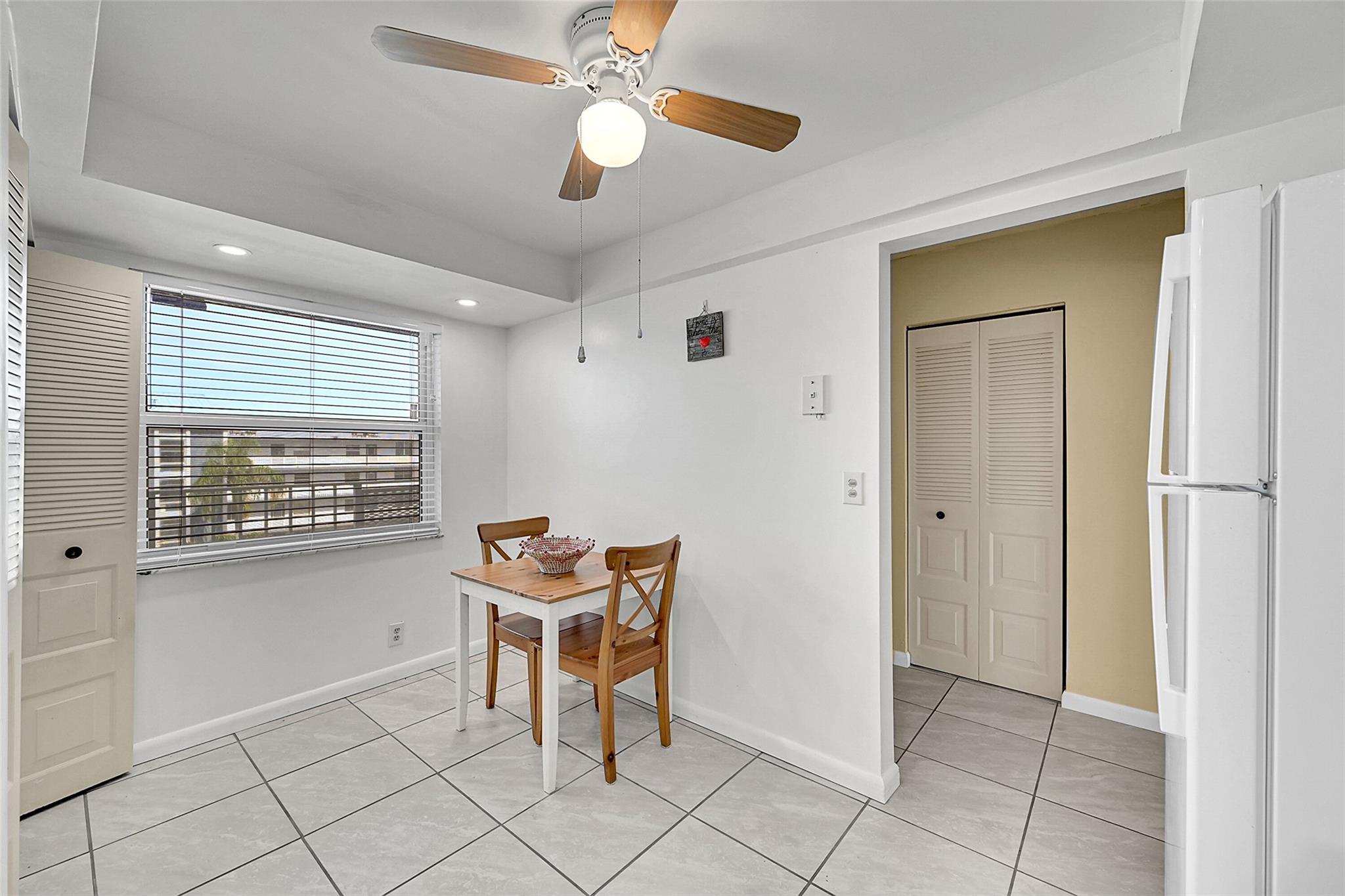 PALM SPRINGS 2 - Residential