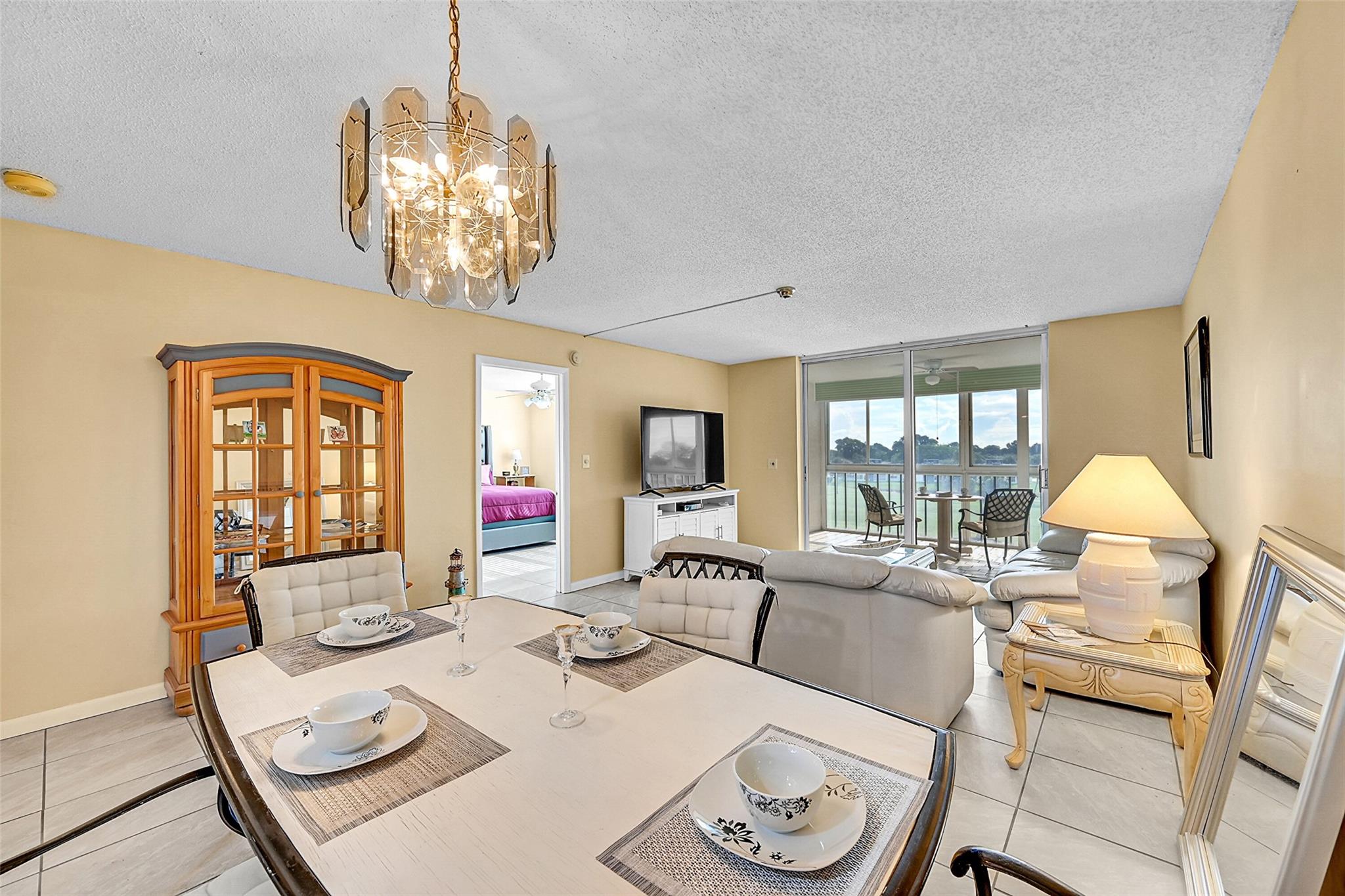 PALM SPRINGS 2 - Residential