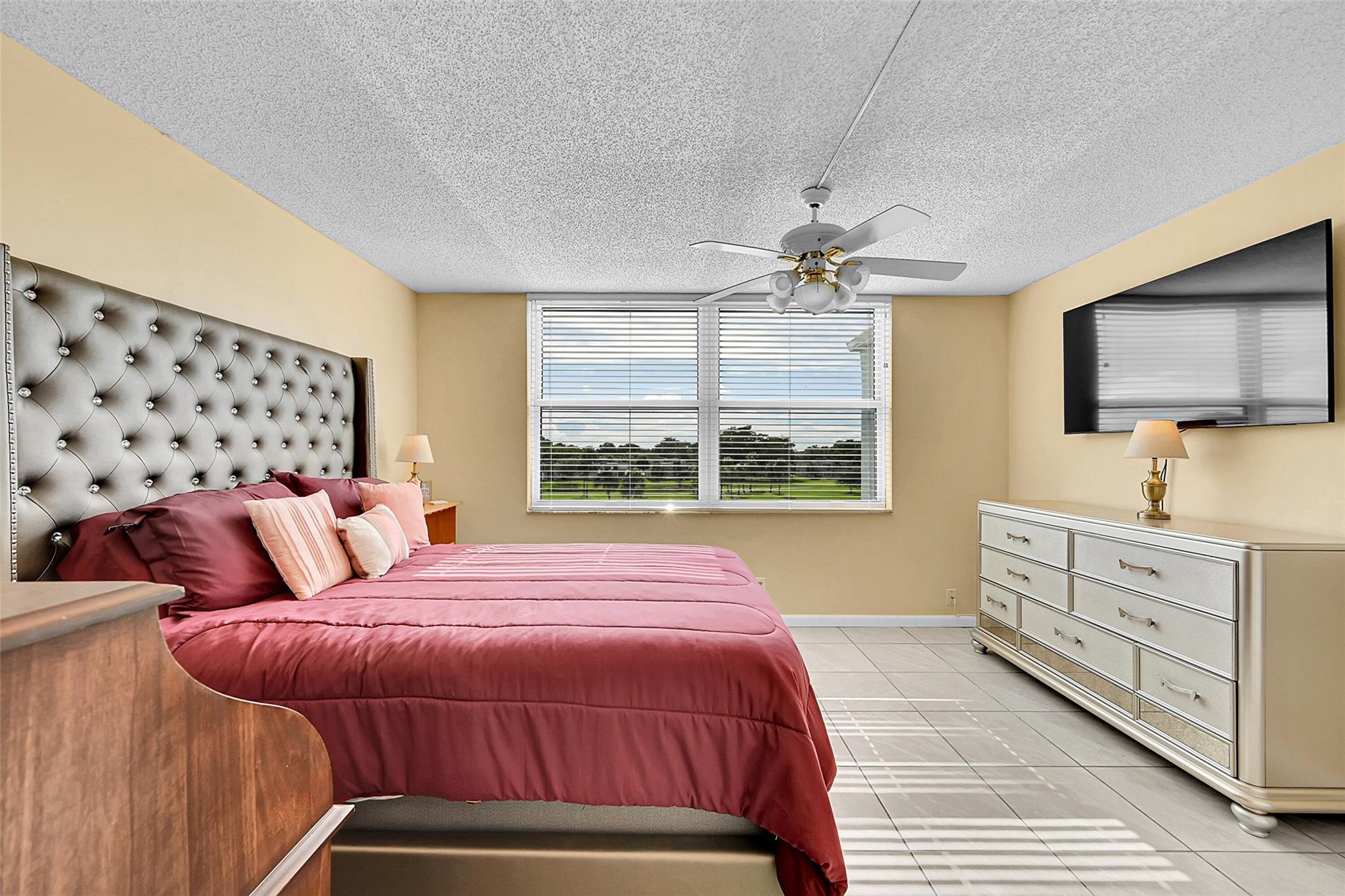 PALM SPRINGS 2 - Residential