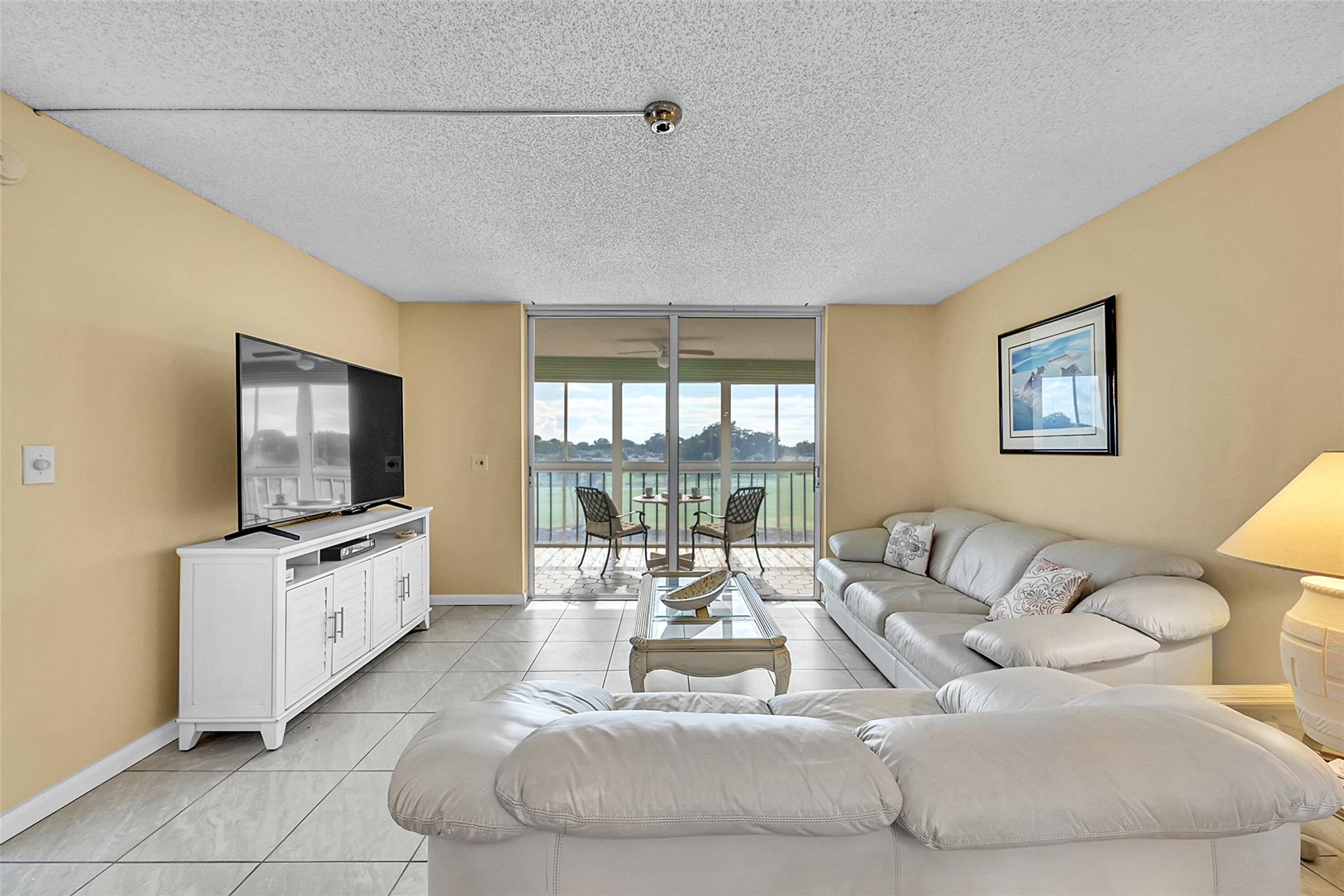 PALM SPRINGS 2 - Residential