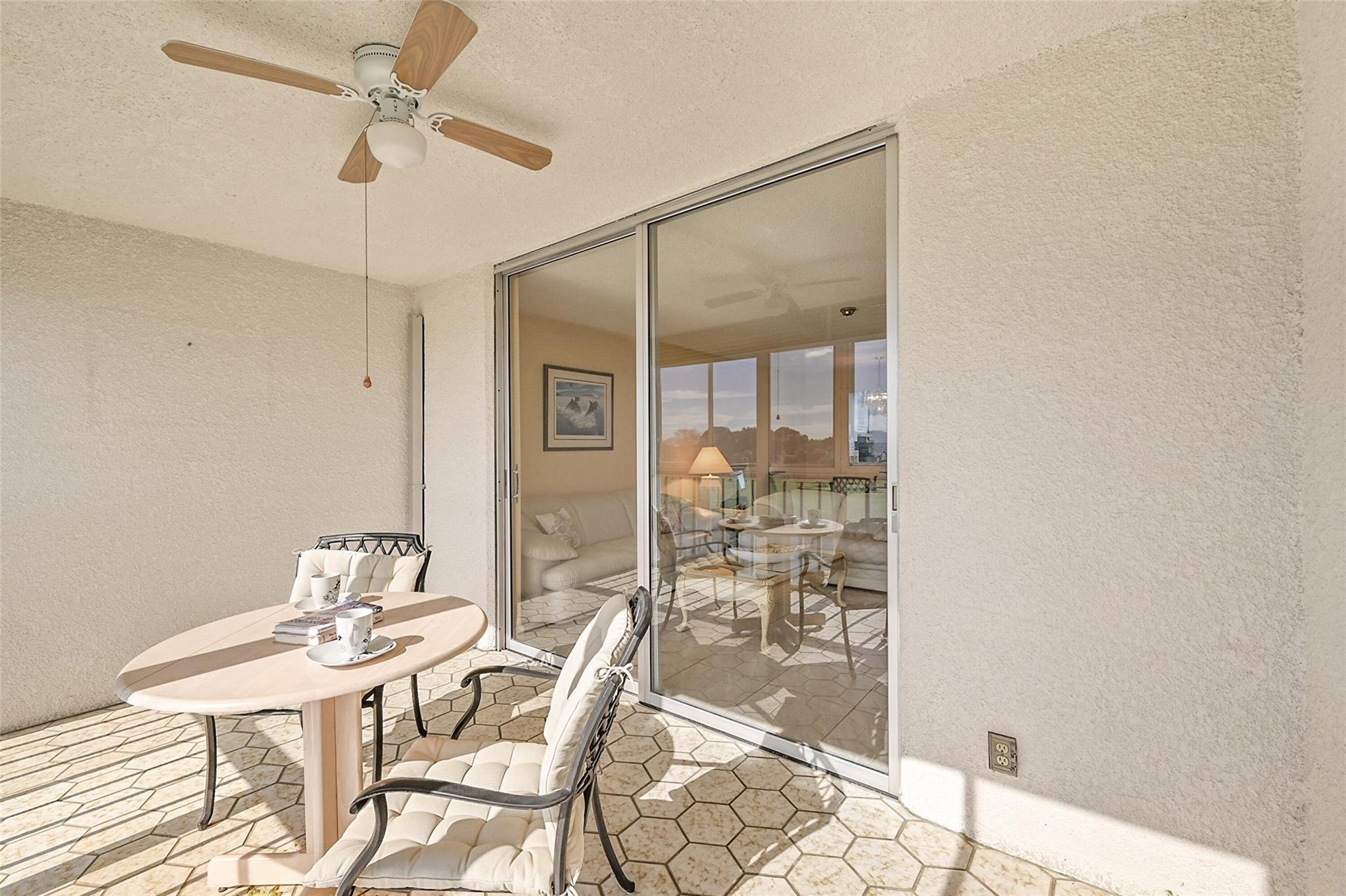 PALM SPRINGS 2 - Residential