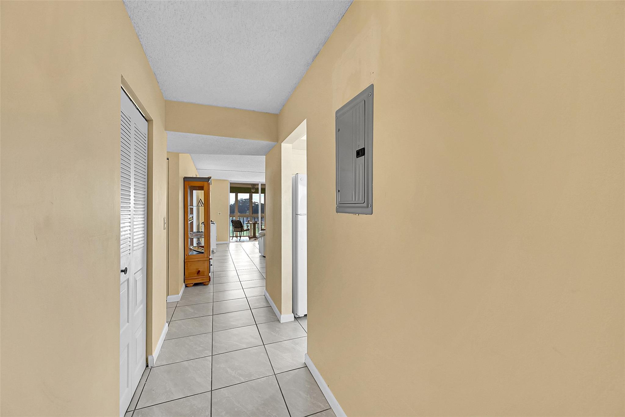 PALM SPRINGS 2 - Residential