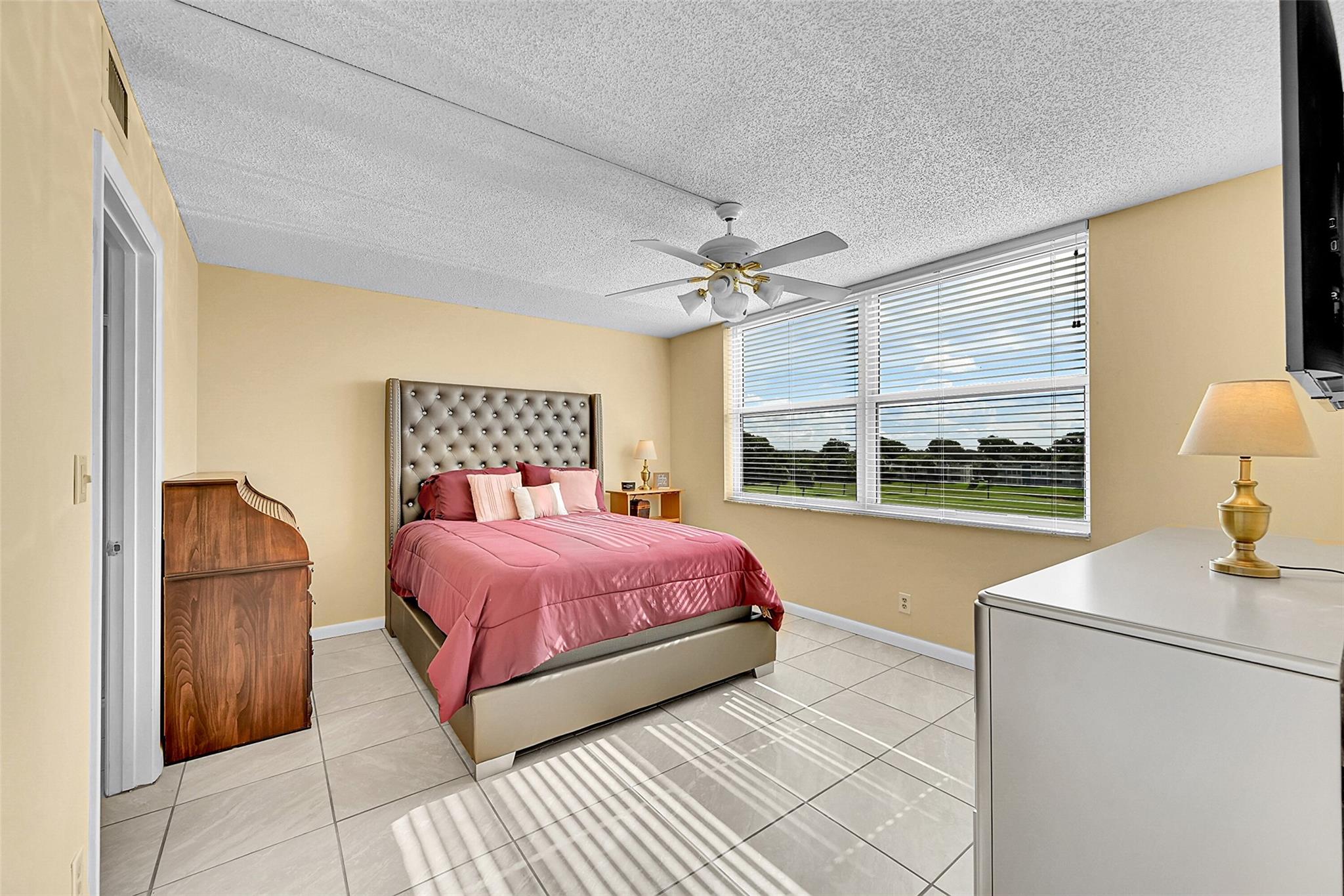 PALM SPRINGS 2 - Residential