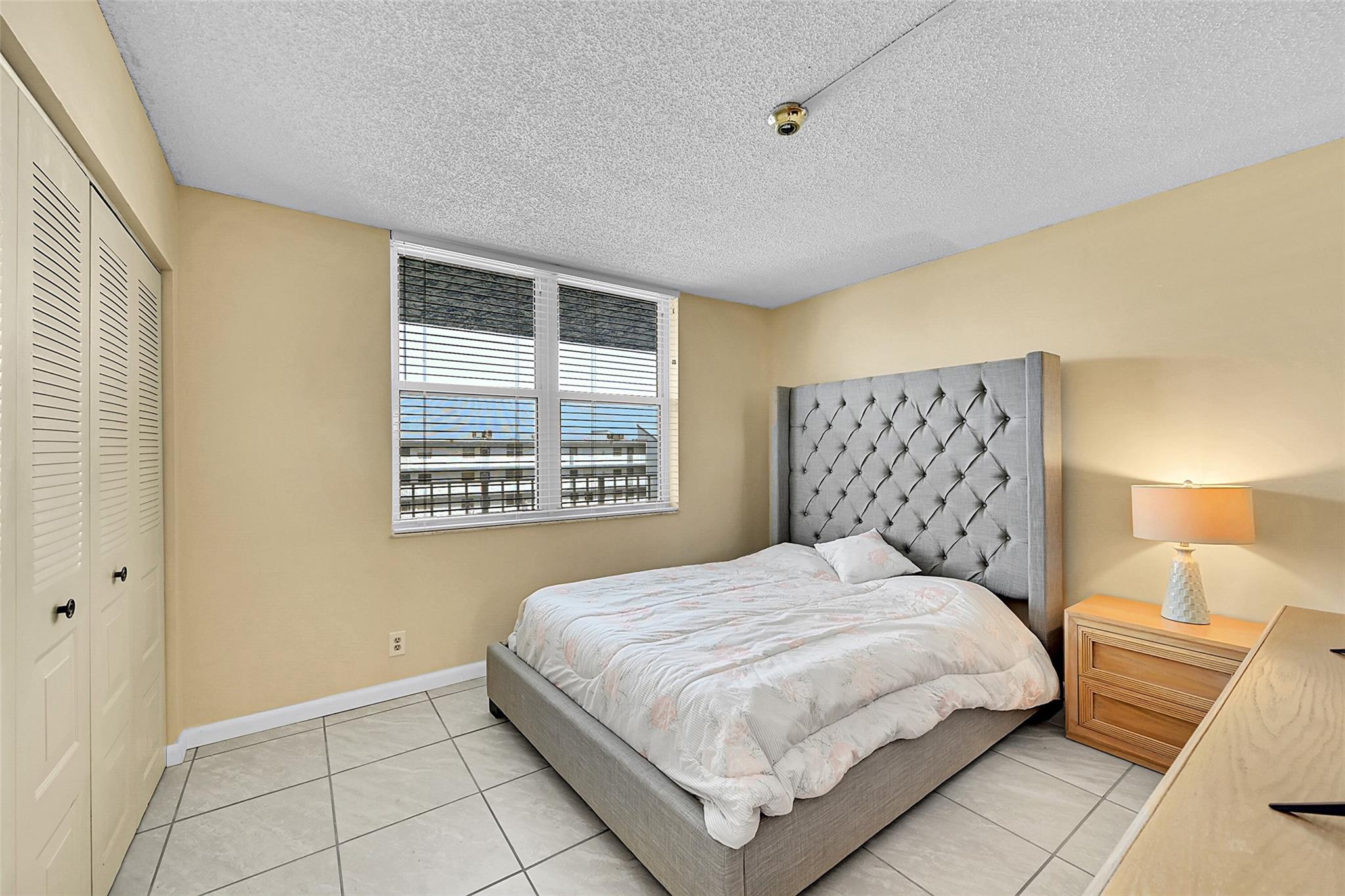 PALM SPRINGS 2 - Residential