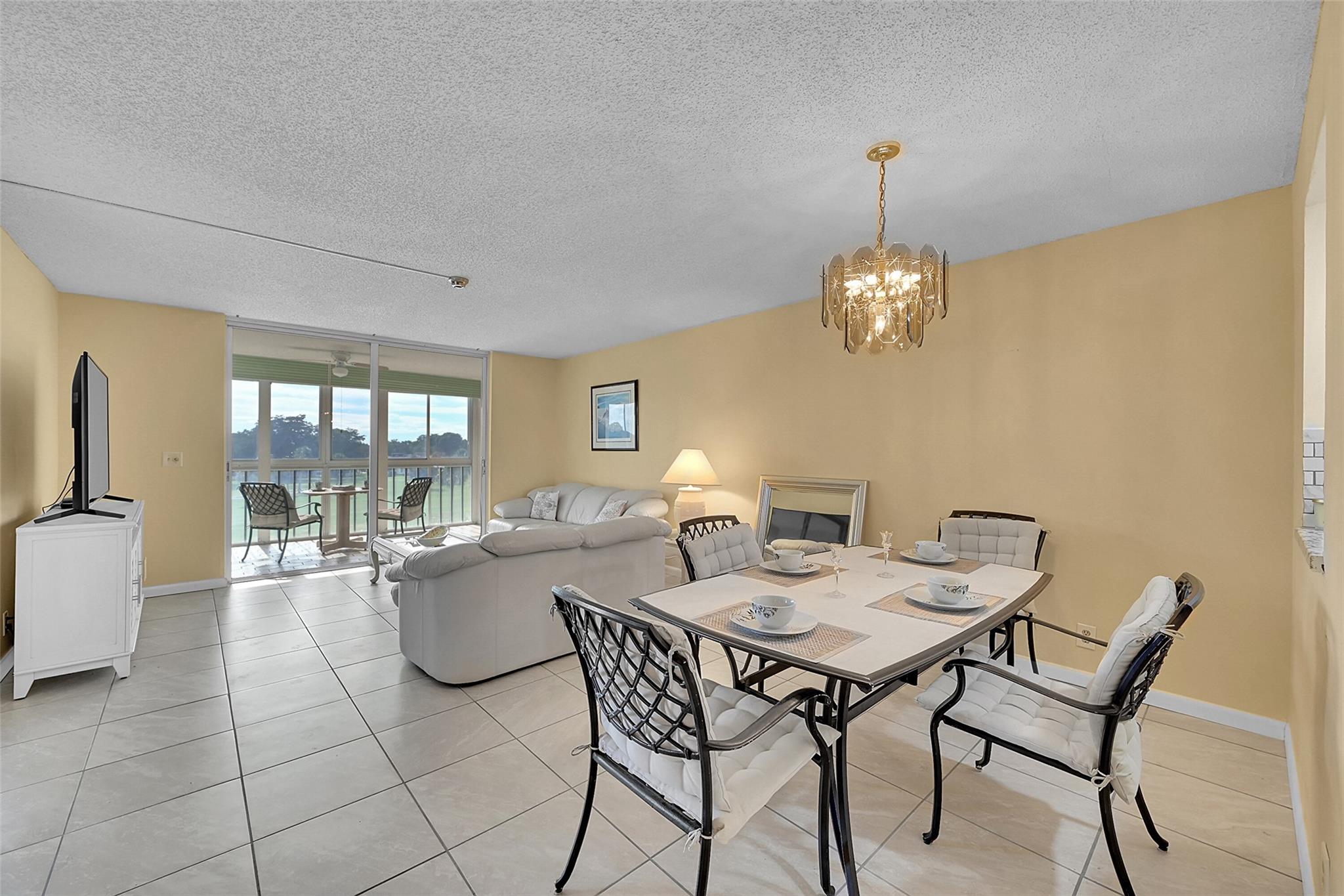 PALM SPRINGS 2 - Residential