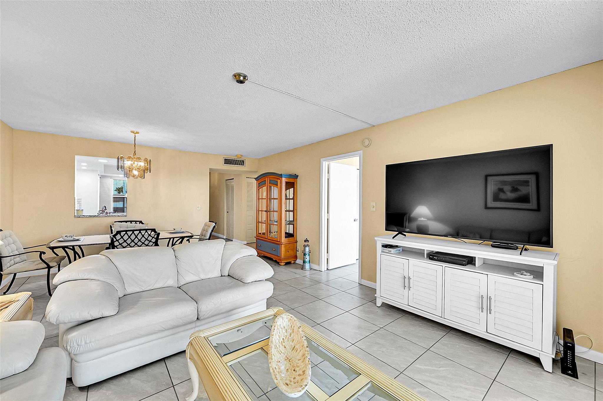 PALM SPRINGS 2 - Residential