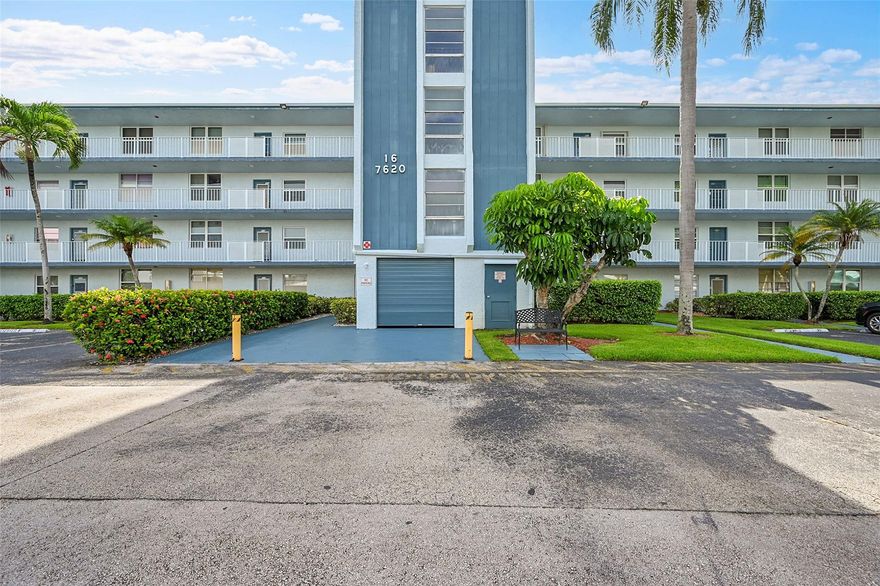 Beautiful view of water and golf. Nice and clean unit. New electrical panel. Washer/dryer. Although the community is tucked away on a quiet street, it has a super convenient location! Shopping, dining, places of worship, health care & entertainment are an easy short drive away. 55+ community with 675 credit score, $32K minimum income, and 3 months’ dues held in escrow. A 20% down payment is required. The 40 years structural & reserve inspections completed.