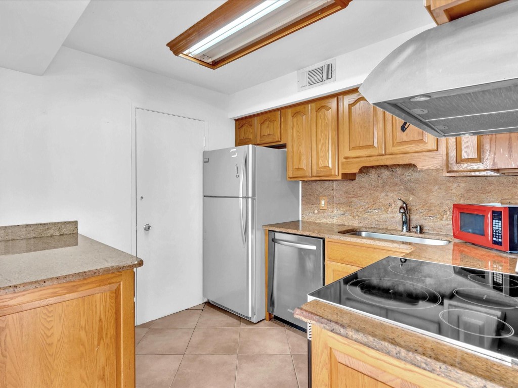 Nassau House Condominium - Residential