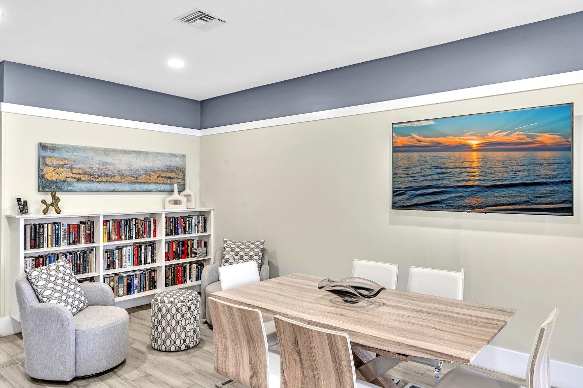 Nassau House Condominium - Residential