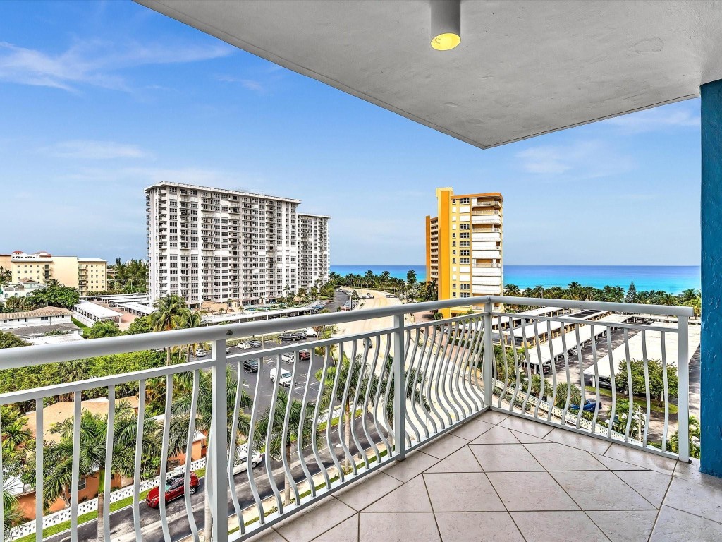 Nassau House Condominium - Residential