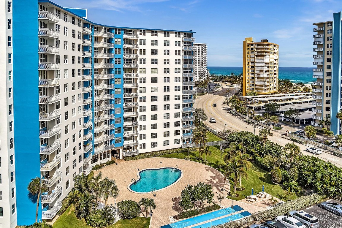 Nassau House Condominium - Residential