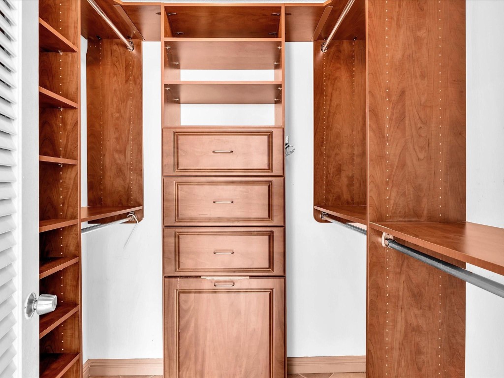 Nassau House Condominium - Residential