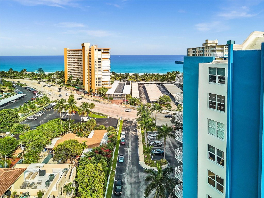 Nassau House Condominium - Residential