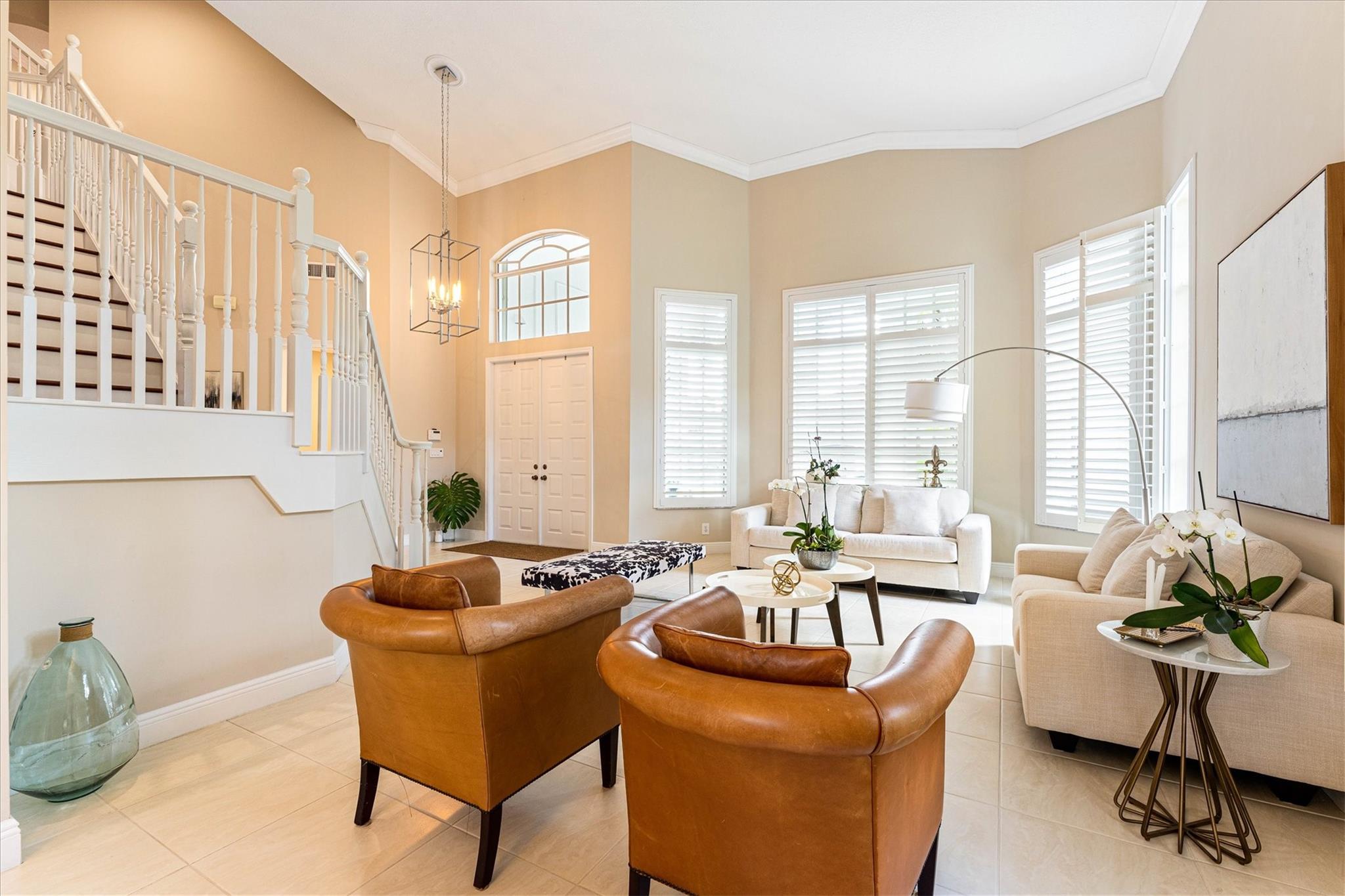 2527 Montclaire Cir