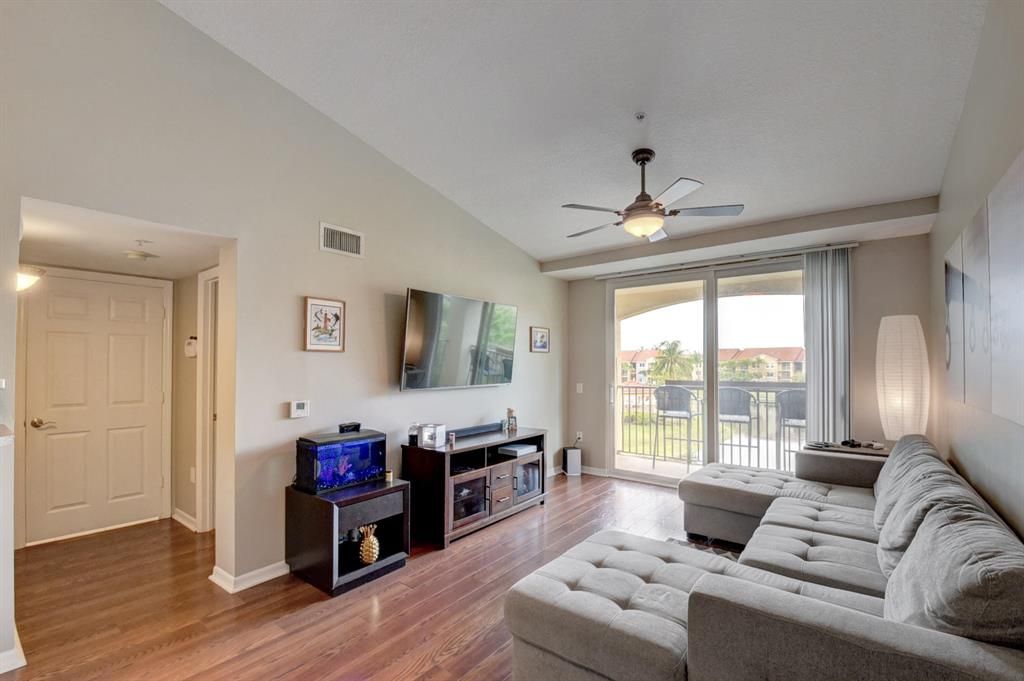 Photo of 122 Villa Circle #122, Boynton Beach, FL 33435 (MLS # R10722997)