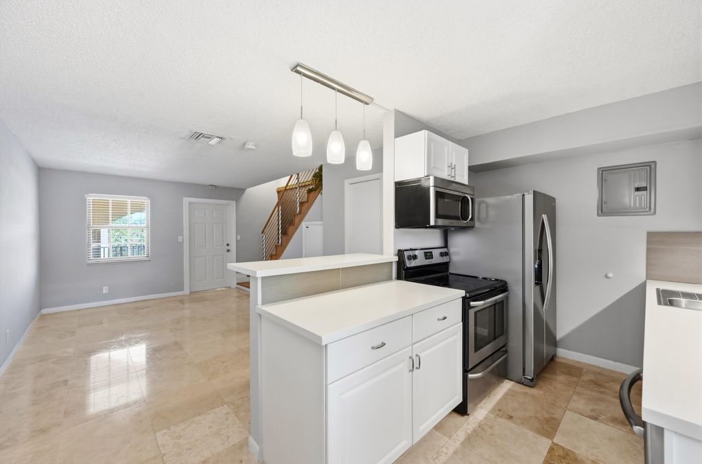 Photo of 905 NE 28th Street #206, Wilton Manors, FL 33334 (MLS # B26042084)