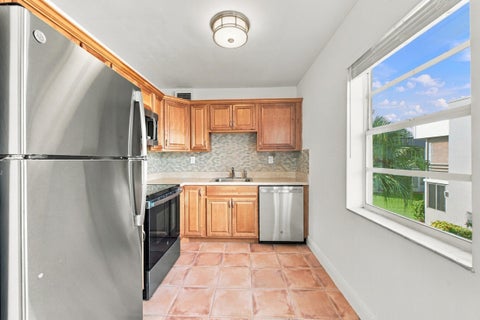Tiny photo for 186 Burgundy D, Delray Beach, FL 33484 (MLS # B26089961)