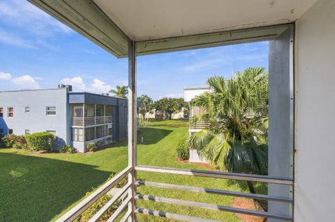 Tiny photo for 186 Burgundy D, Delray Beach, FL 33484 (MLS # B26089961)
