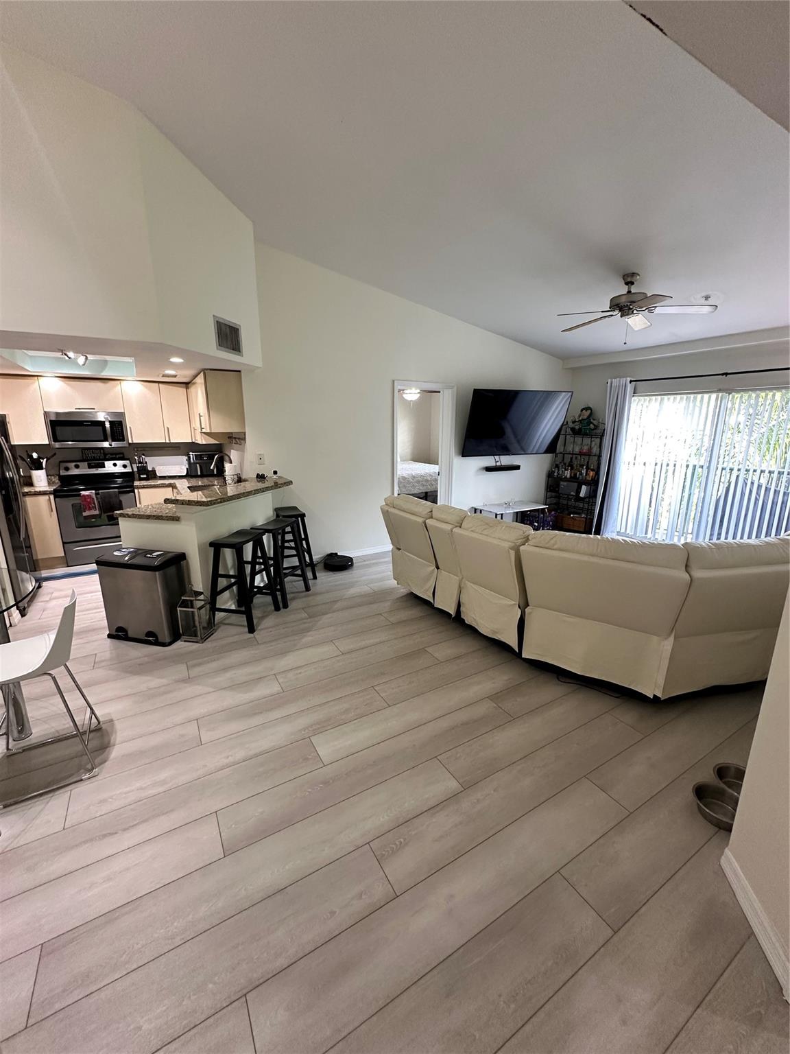 2131 SE 10th Ave 1120