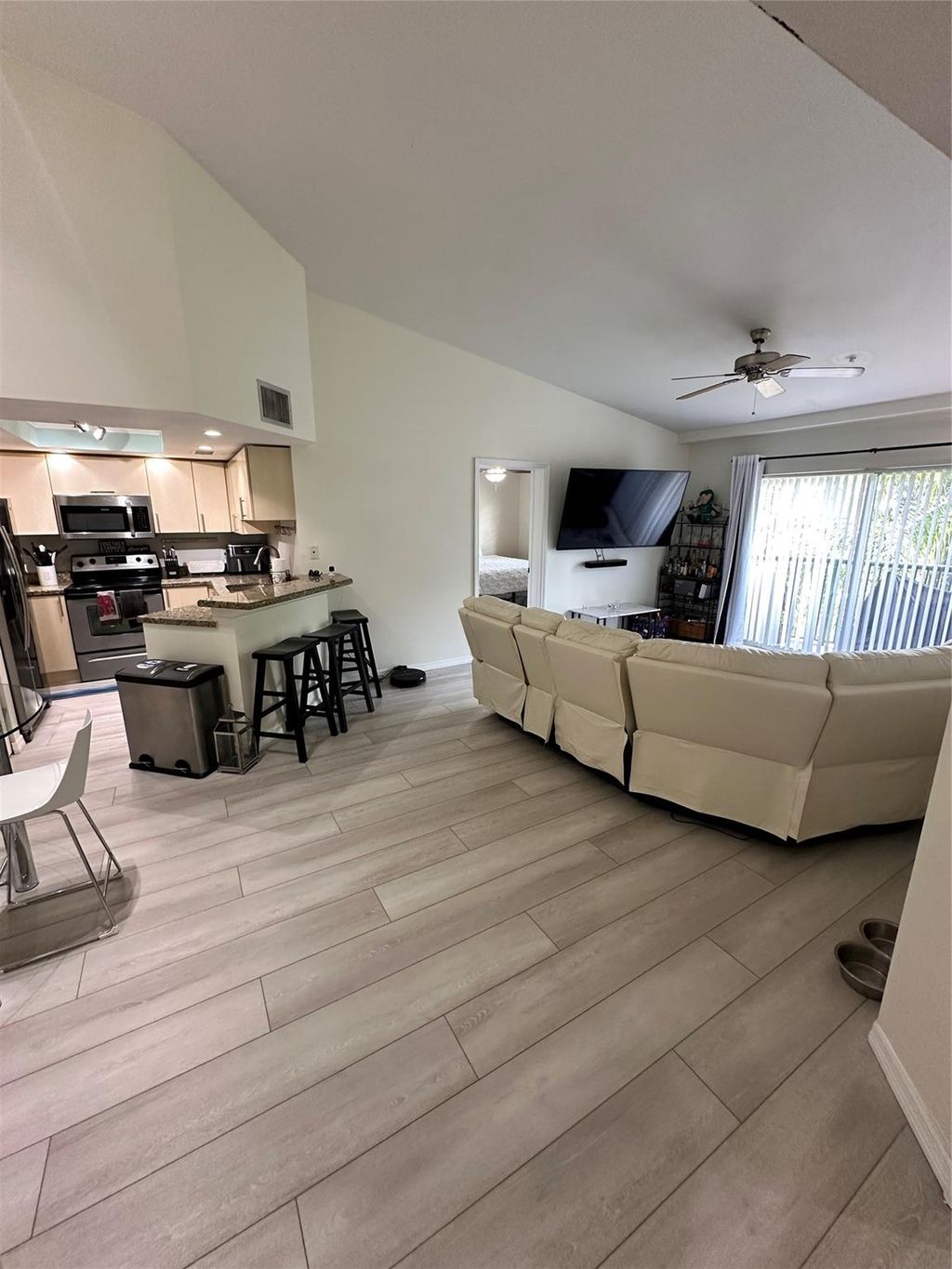 Photo of 2131 SE 10th Ave #1120, Fort Lauderdale, FL 33316 (MLS # F10541373)