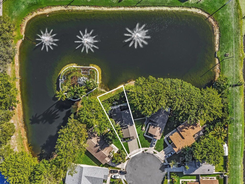 Photo of 9043 Chatsworth Cascades, Boca Raton, FL 33434 (MLS # R11158724)