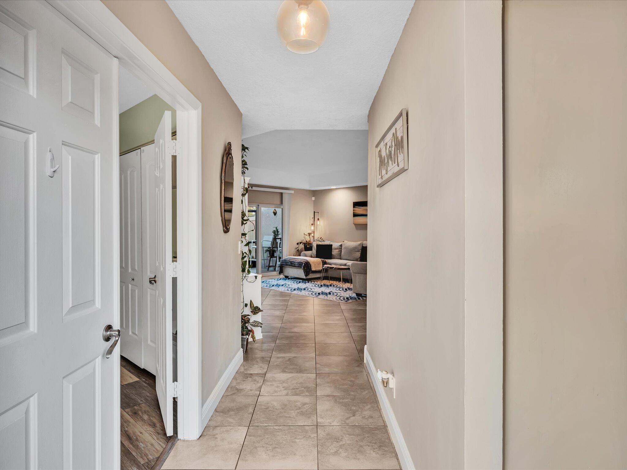 9043 Chatsworth Cascades