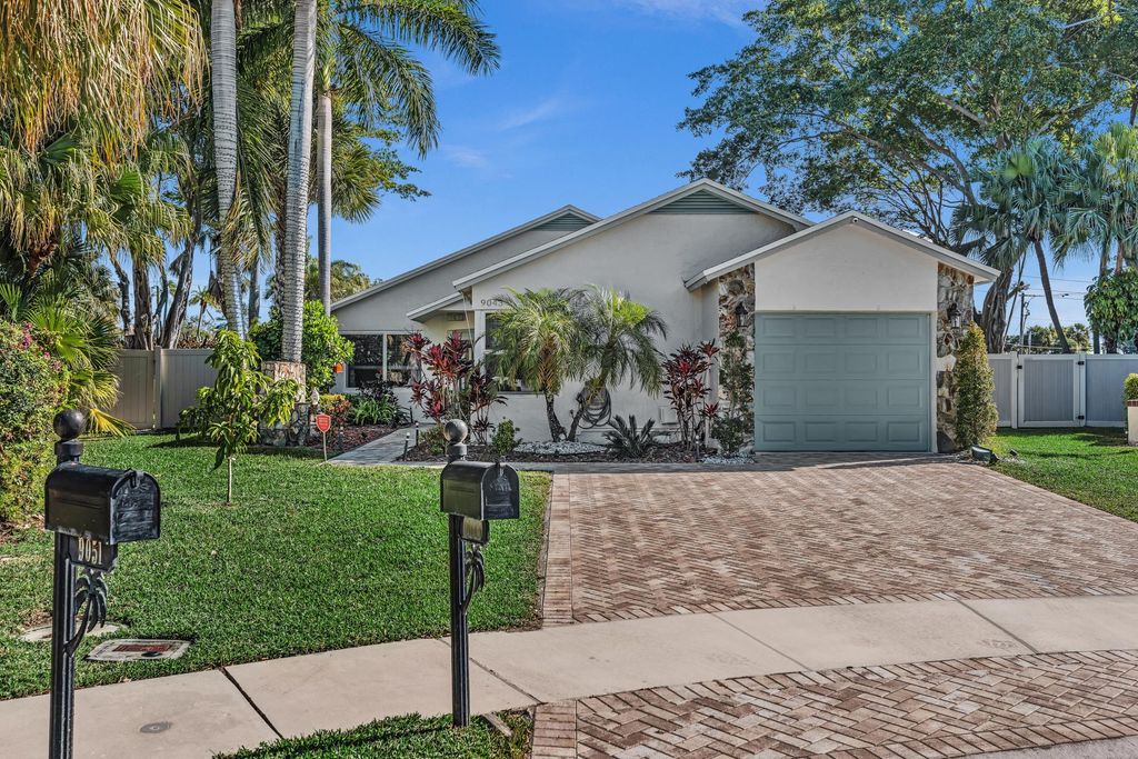 Photo of 9043 Chatsworth Cascades, Boca Raton, FL 33434 (MLS # R11158724)