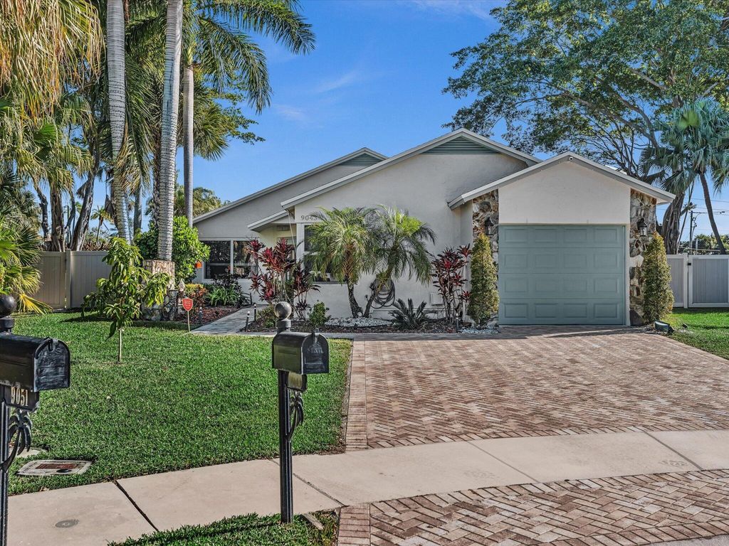 Photo of 9043 Chatsworth Cascades, Boca Raton, FL 33434 (MLS # R11158724)
