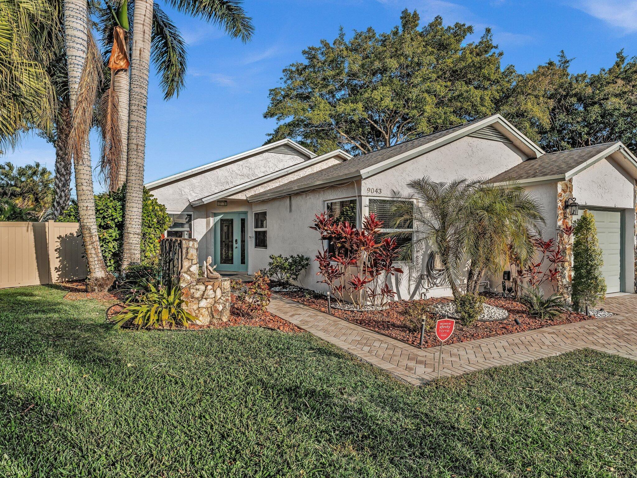 9043 Chatsworth Cascades