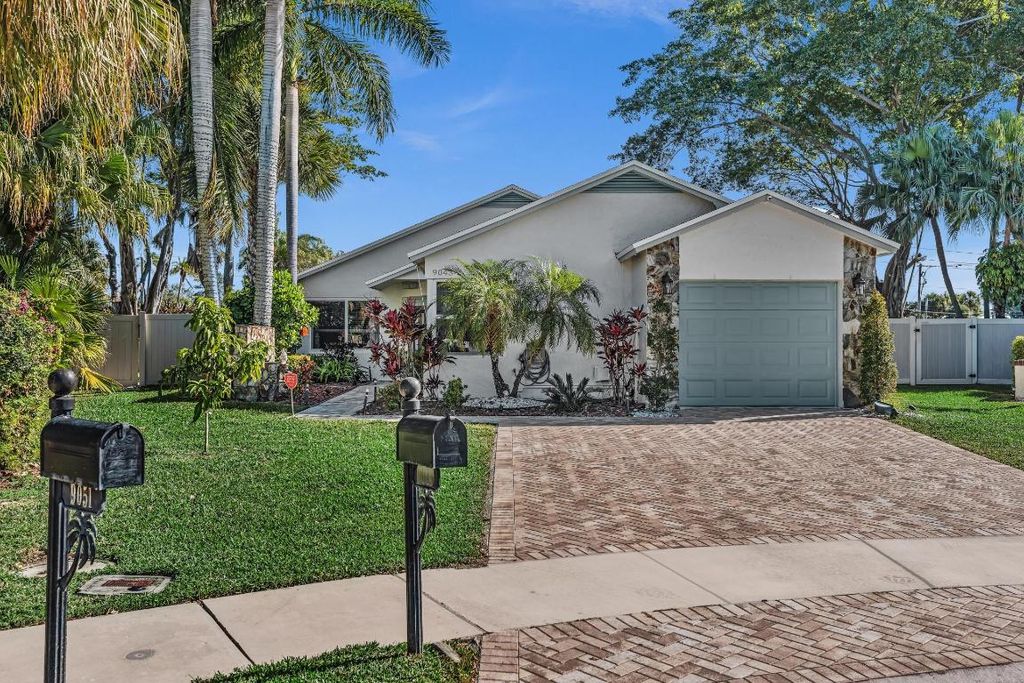 Photo of 9043 Chatsworth Cascades, Boca Raton, FL 33434 (MLS # R11158724)