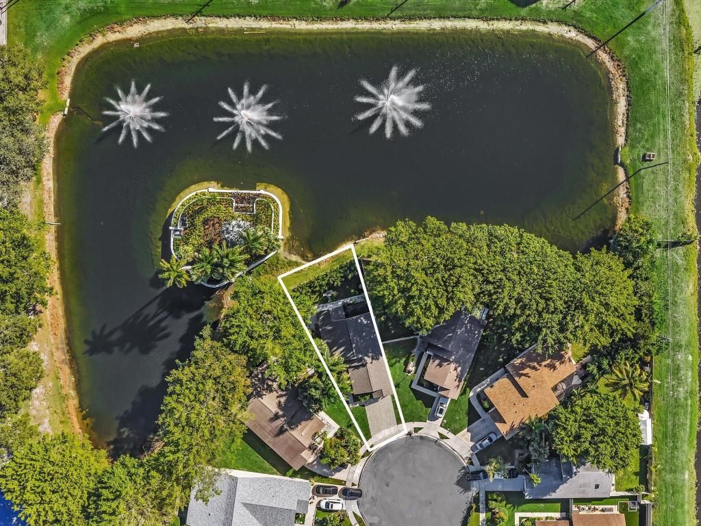 Photo of 9043 Chatsworth Cascades, Boca Raton, FL 33434 (MLS # R11158724)