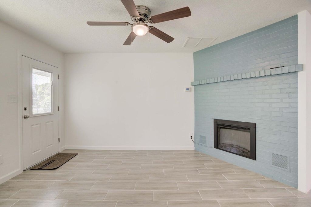 Photo of 2206 Elizabeth Avenue, Fort Pierce, FL 34982 (MLS # R11048819)