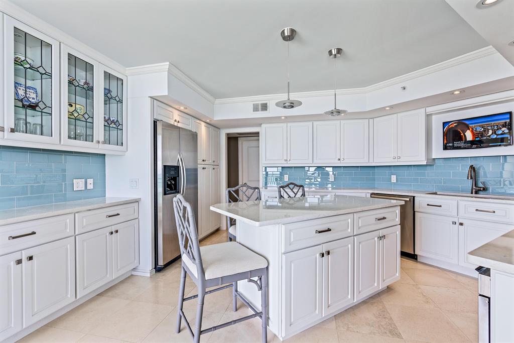 LANDFALL CONDO - Residential