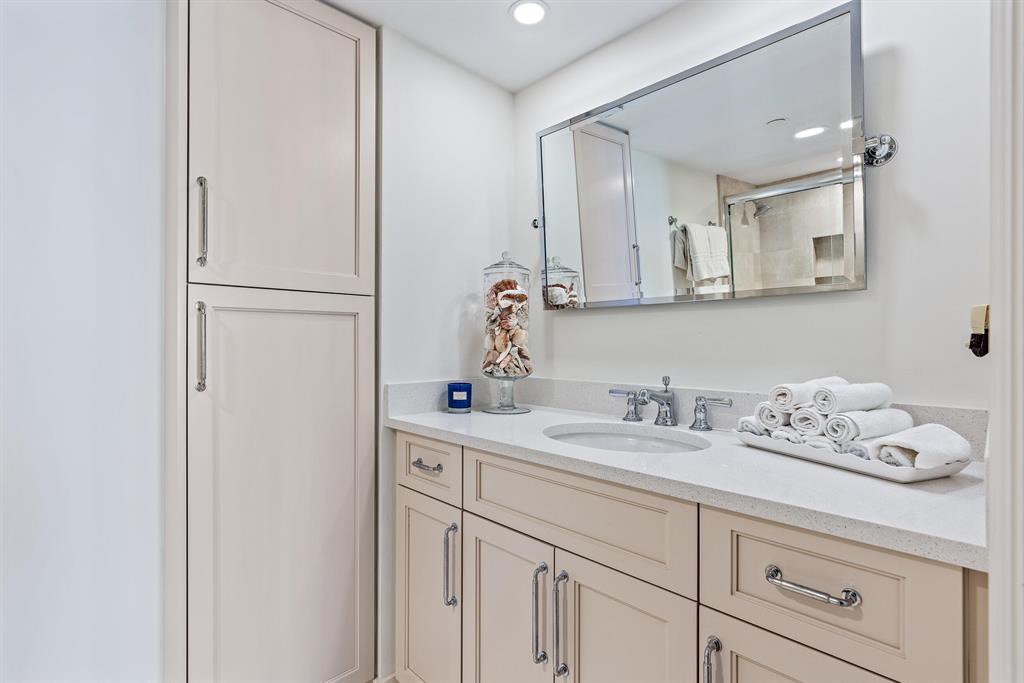 LANDFALL CONDO - Residential