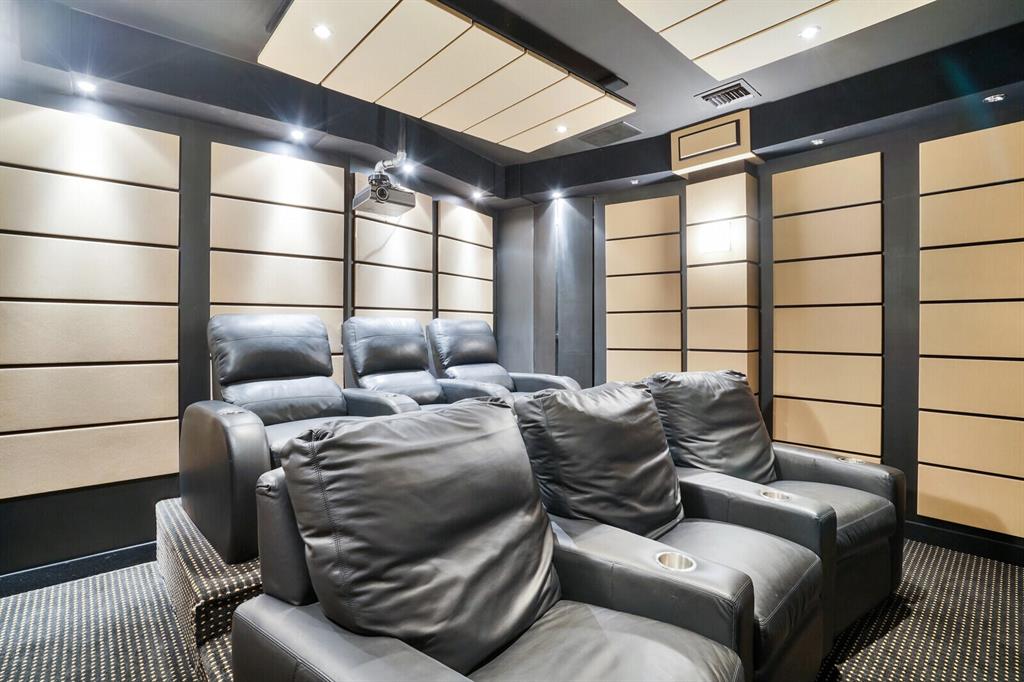 ESPLANADE GRANDE CONDO - Residential