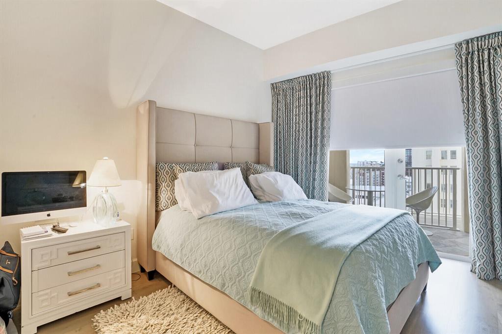 ESPLANADE GRANDE CONDO - Residential