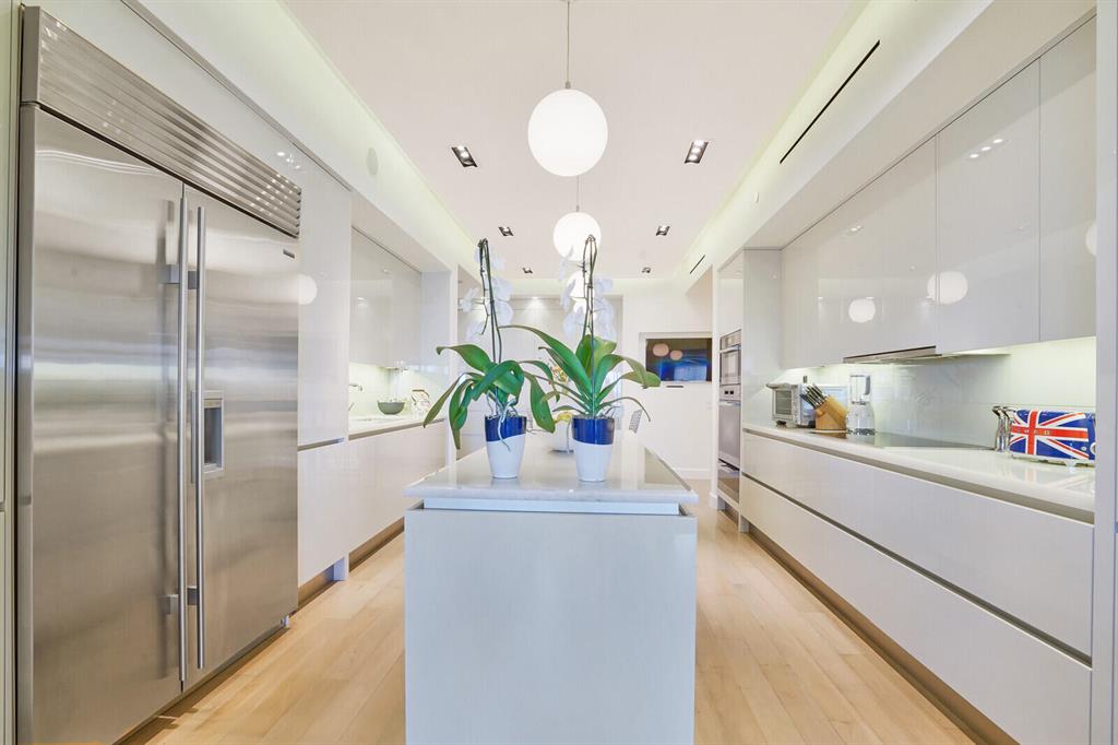 ESPLANADE GRANDE CONDO - Residential