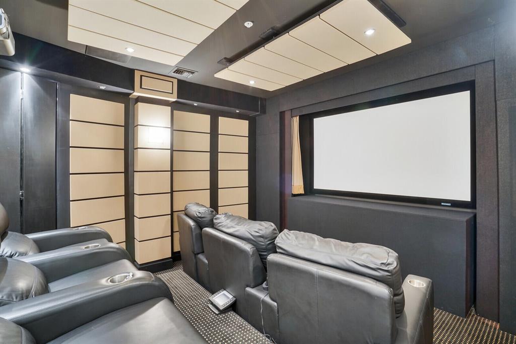 ESPLANADE GRANDE CONDO - Residential