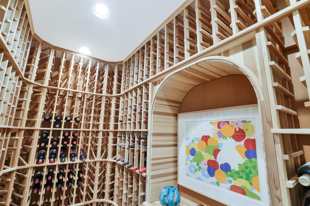 ESPLANADE GRANDE CONDO - Residential