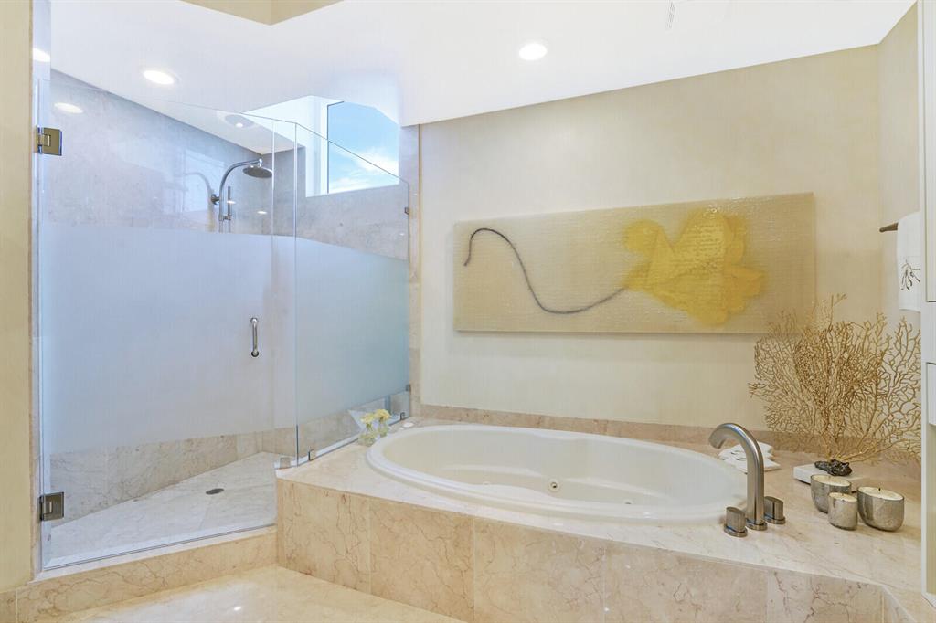 ESPLANADE GRANDE CONDO - Residential