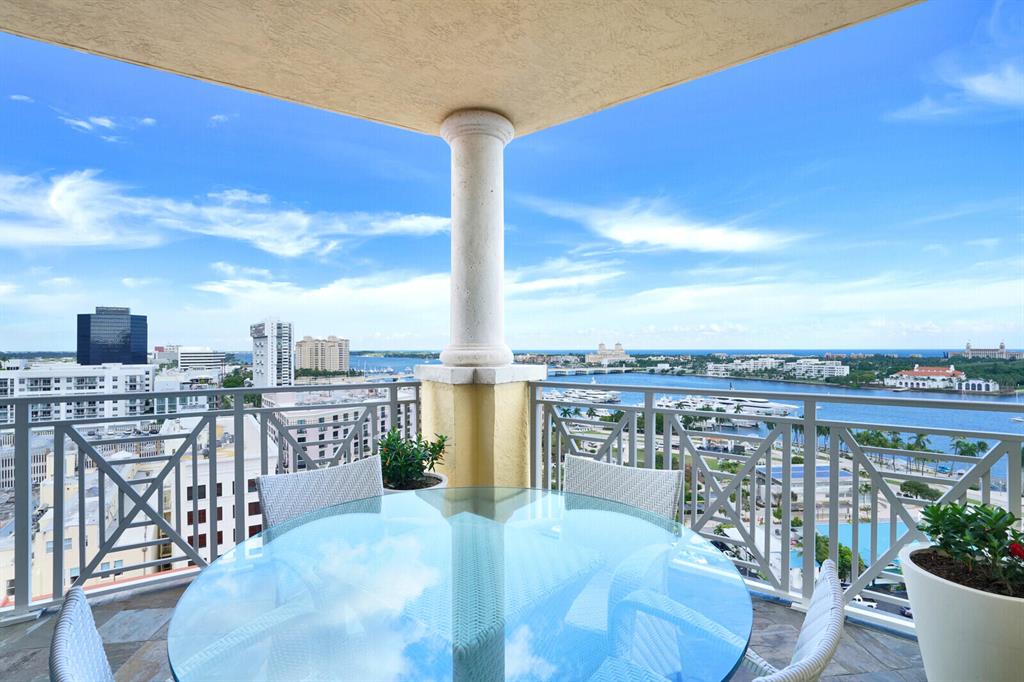 ESPLANADE GRANDE CONDO - Residential