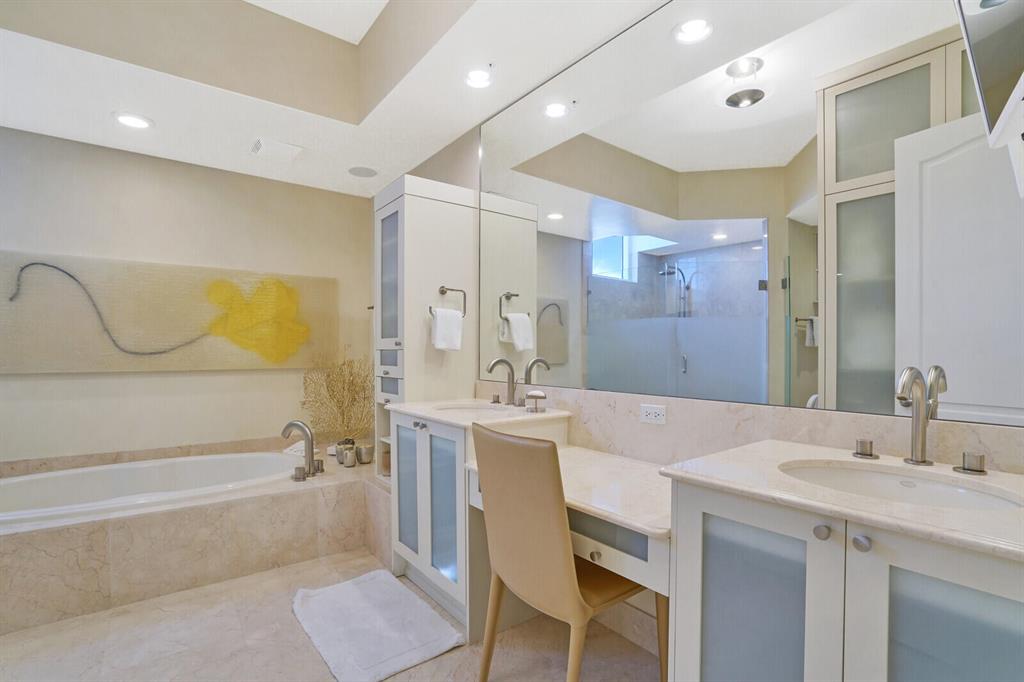 ESPLANADE GRANDE CONDO - Residential