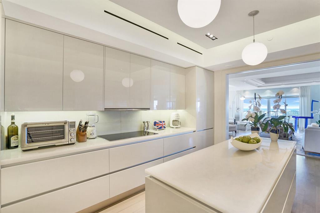 ESPLANADE GRANDE CONDO - Residential